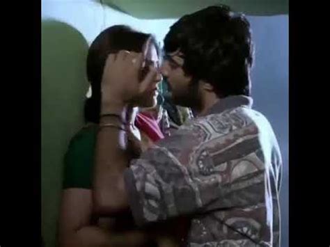 Hot Indian Aunty Kissing Zabardasti Scene Youtube