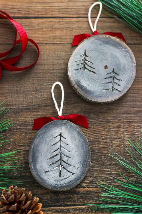 Diy Rustic Wood Holiday Crafts Holiday Crafts Christmas Ornaments