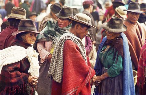 Forex or foreign exchange is the conversion of one country's currency into that of another. Markt in Salcedo Foto & Bild | erwachsene, south america ...