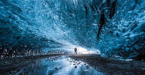 青の絶景。スーパーブルーの氷河の洞窟『ヴァトナヨークトル』 Wondertrip