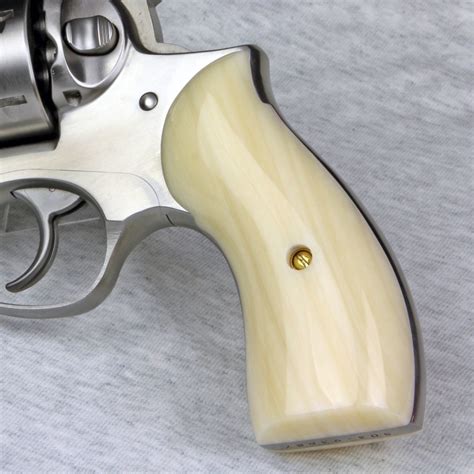 Ruger Redhawk Round Butt Kirinite Ivory Smooth Panel Grips