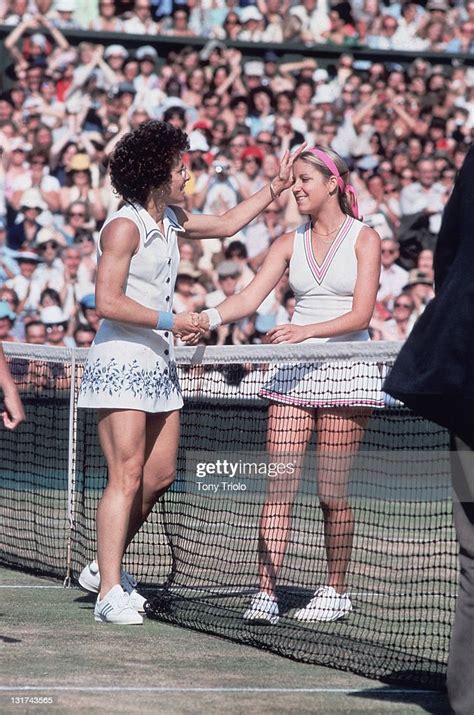 Usa Billie Jean King And Usa Chris Evert Shaking Hands At Net After News Photo Getty Images