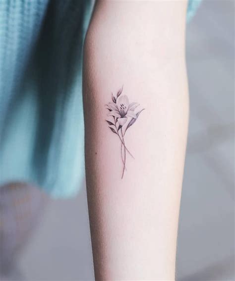 Tattoo Inkspiration 💙 Nandotattooer 💙 Jasmine Tattoo Lillies