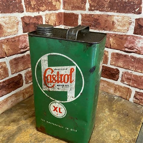Vintage Oil Can Wakefield Castrol Motor Oil 1 Gallon Can 4581