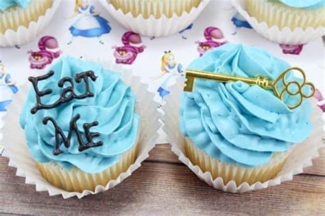 My kids love having birthday parties at home that are simple and fun. Alice in Wonderland Cupcakes Recipe