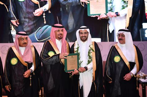 وكذلك أقر الالباني بأن الحارث بن مخلد مجهول الحال وضعف هذا الحديث به. بالصور.. وزير الحرس الوطني يرعى تخريج الدفعة الـ 15 من ...