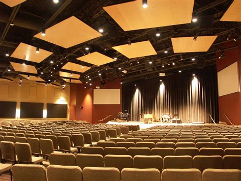 More Modern Churches Are Beginning To Resemble Theatrical Spaces