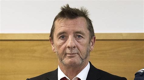 Acdc Drummer Phil Rudd Pleads Guilty To Threat To Kill And Drug Possession Glamour Uk