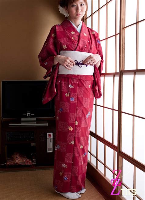 Yuna Asami Traditional Dress