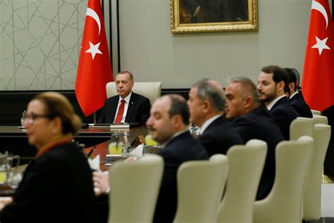 Bayram'da sokağa çıkma yasağı olup. İlk Cumhurbaşkanlığı Kabine Toplantısı Erdoğan ...