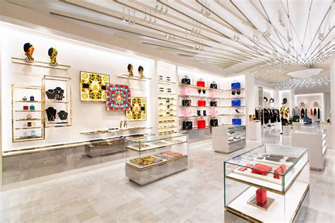 Versace Opens A Flagship Store In Dubai Aande Magazine