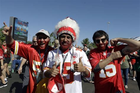 Kansas City Chiefs Ban Headdresses And Face Paint At Game Chicago Sun