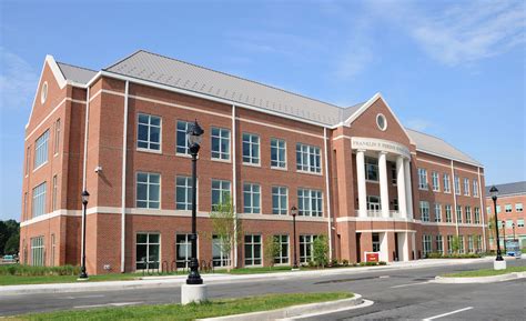 Real Estate Weekly 9911 New Business School Building Opens At