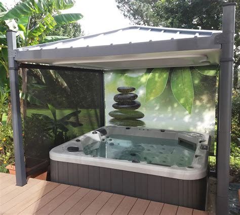 Complément idéal de la piscine, le spa offre à ses. jacuzzi exterieur avec abris