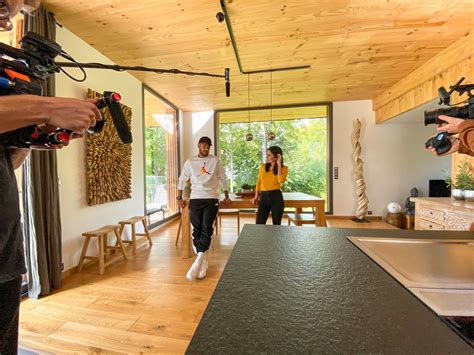 It's reasonable that neymar paid a large sum to buy his family a comfortable accommodation in their home country. Neymar House Brazil - Inside Spectacular Mansion Where ...
