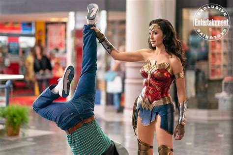 With director patty jenkins back at the helm and gal gadot returning in the title role, wonder woman 1984 is warner bros. Wonder Woman 1984: What's The New Release Date And Other ...