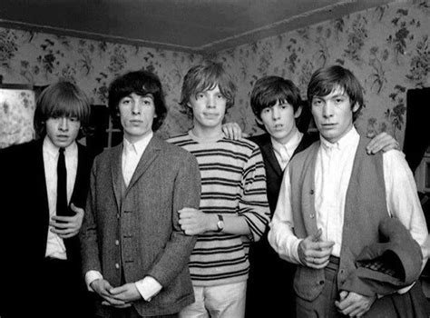 Viimeisimmät twiitit käyttäjältä the rolling stones (@rollingstones). Very young Rolling Stones, Brian doesn't looked too happy ...