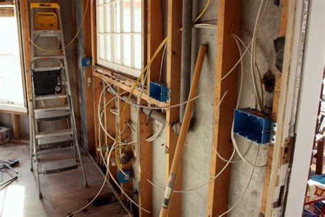 More news for how to run electrical wiring in a house » Russet Street Reno: December 2011