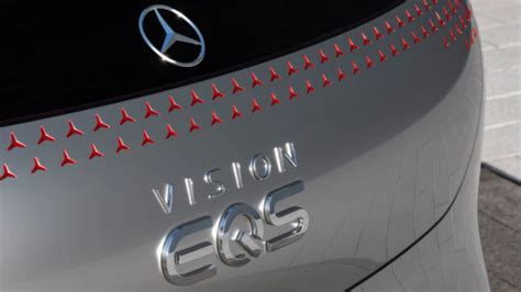 The artificial intelligence that powers it, however, really. Mercedes-Benz EQS EV Comes with 56-Inch 'Hyperscreen' that Features a Digital Speedometer ...