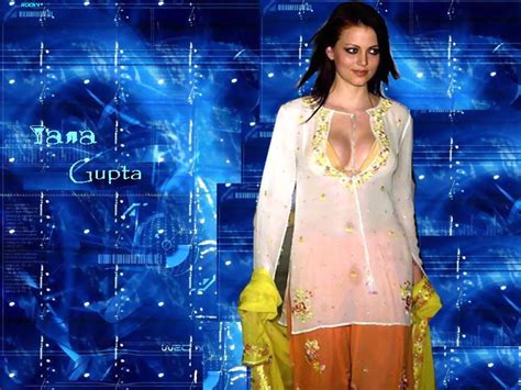 Bollywood Fan Yana Gupta Wallpapers Very Hot Cute Smiling Face Exposes Her Self Wallpapers