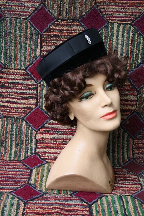 vintage velvet pillbox hat 1950s 60s hat vintage ha… gem