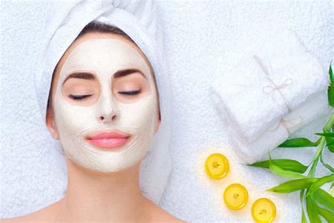 5 Best Natural Homemade Face Masks For Oily Skin