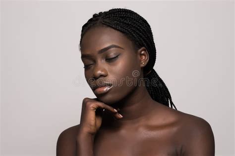 Cara Africana De La Piel De La Mujer Retrato Femenino Sano Hermoso Del