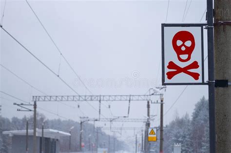 Esta O De Estrada De Ferro Vazia Foto De Stock Imagem De Neblina