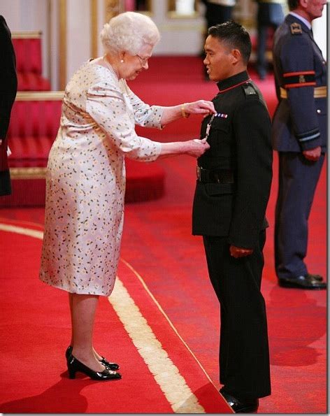 gurkha the queen awarded bravery medal to dipprasad pun nepal and nepali