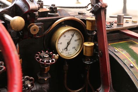 Vintage Steam Engine Pressure Display Photo 4943 Motosha Free