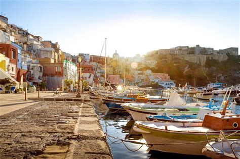 Die unterkunft ist ohne zweifel der beste ort für einen urlaub am meer, einen urlaub in der natur. Procida im Golf von Neapel - eine Augenweide in 2020 ...
