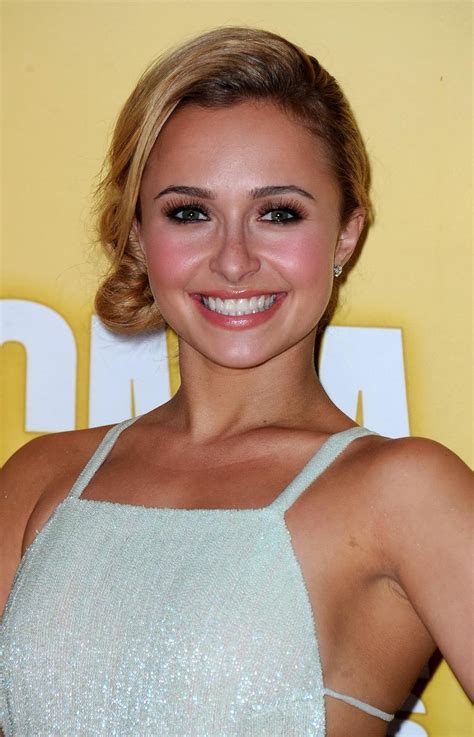 Hayden Panettiere Wearing A Sexy Bareback Dress At 46th Annual Cma