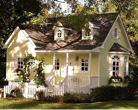 Sweet Little Yellow Cottage Country Life Cottages Pinterest