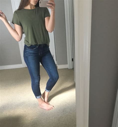 How Ocean Takes Her Mirror Selfies Fashion Comfy Jeans Outfit