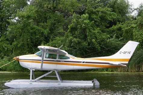 Cessna 172 Float Plane