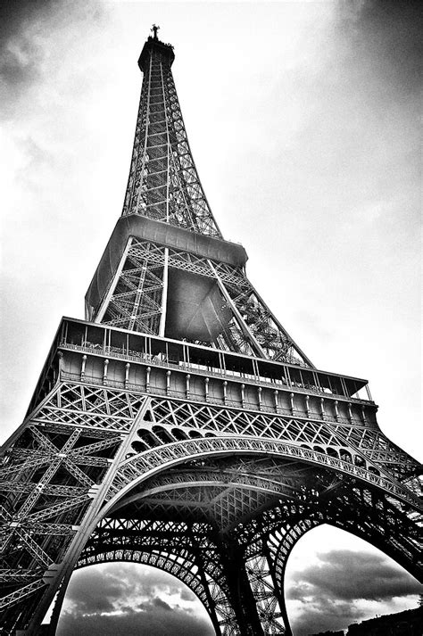 Eiffel Tower In Black And White By Shutter And Smile Photography