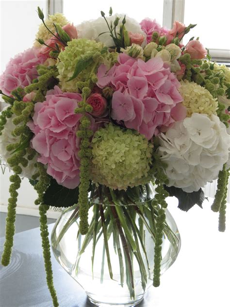 Hydrangea Lisianthus Roses And Hanging Amaranthus In 2020 With