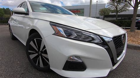 2021 Nissan Altima Sv Pearl White Tricoat Charcoal Interior Youtube