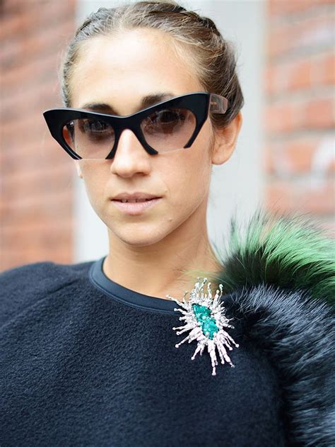 How To Wear A Brooch Like A Fashion Editor Who What Wear Uk