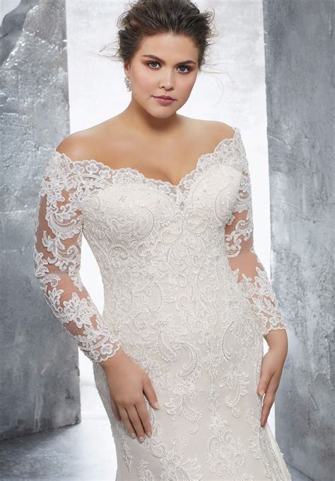 the perfect mix of glamour and elegance to complement curvy figures