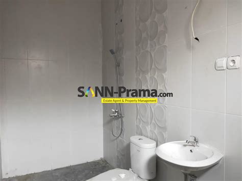Rp 1.700.000.000 dijual tanah kavling dki meruya utara. Rumah 2 Lantai dalam Komplek Perumahan di Kavling DKI ...