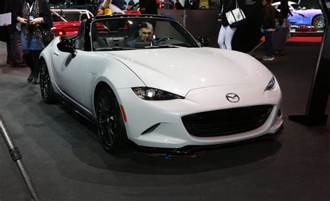 Even though it's the base trim, the advanced keyless entry is available for $130 (standard with automatic transmission). 2016 Mazda MX-5 Miata Club Photos and Info | News | Car ...