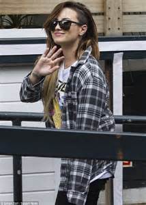 Demi Lovato Arrives At Itv Studios In Grungy Plaid Shirt