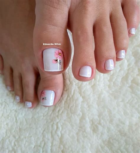 Pin de Alina Albu en PEDICURA Uñas de pies sencillas Diseños de uñas