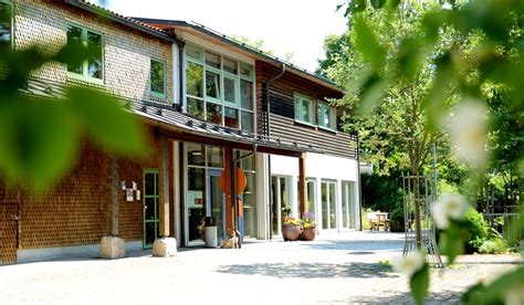 5 themenbereiche erwarten die besucher Ausstellung "Mit 70 Karten um die Welt" - Wildflecken ...