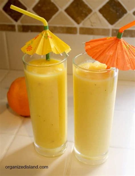 Bei uns kannst du zwischen frischen juices, herrlichen ciabatte, köstlichen smoothiebowls, flaumigen muffins, ofenfrischen croissants und bestem kaffee wählen…oder einfach alles nehmen! Pineapple Mango Smoothie