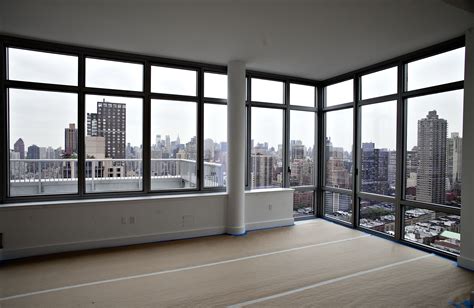Manhattans Luxury Apartments Are Propping Up Rents Bloomberg