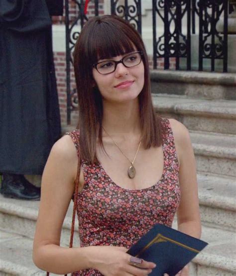 Victoria Justice As A Nerdy Girl Rcelebs