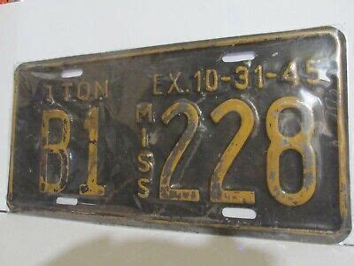 OLD ANTIQUE VINTAGE MISSISSIPPI LICENSE PLATE CAR TAG 1945 1 TON MS