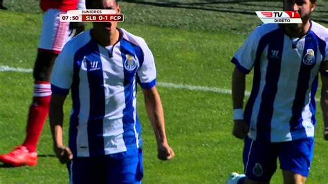 54' nuno tavares (benfica) is shown the yellow card for a bad foul. benfica vs FC Porto 0-3 (juniores) 2015 1 golo - YouTube